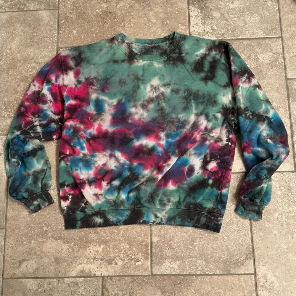 Urban Outfitters Tie-Dye Sweatshirt Women’s Medium